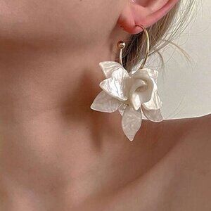 Boho flower hoop earrings N640